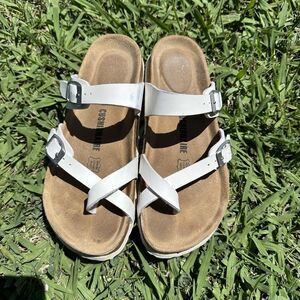 Cushionaire Luna Sandals Womens Size 6.5 Cork footbed with Comfort‎ White